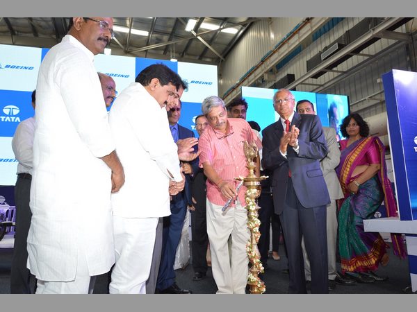 హెలికాప్టర్ల విడిభాగాల తయారీకి పారికర్ శంకుస్థాపన