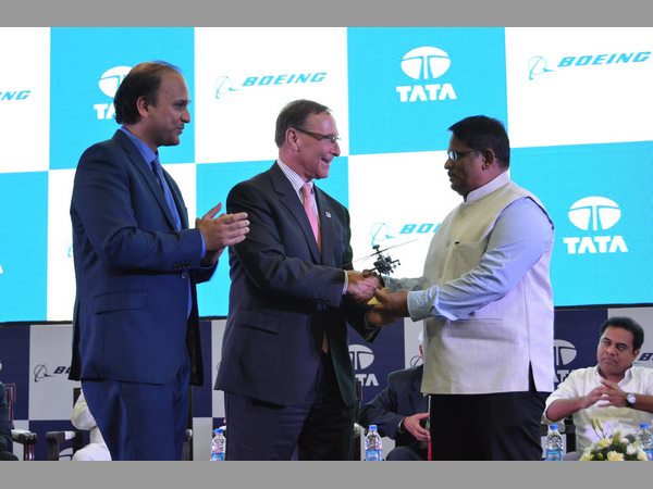 హెలికాప్టర్ల విడిభాగాల తయారీకి పారికర్ శంకుస్థాపన