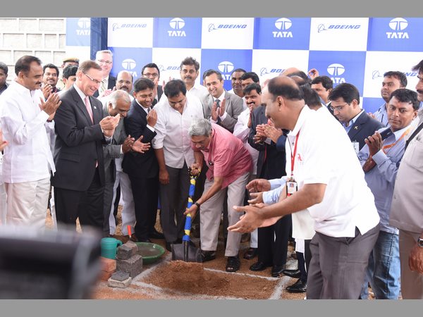 హెలికాప్టర్ల విడిభాగాల తయారీకి పారికర్ శంకుస్థాపన