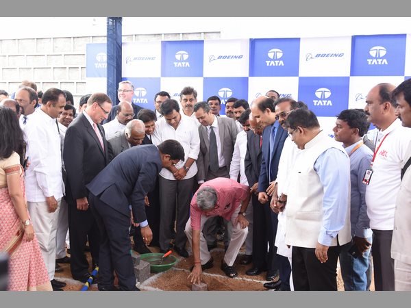 హెలికాప్టర్ల విడిభాగాల తయారీకి పారికర్ శంకుస్థాపన