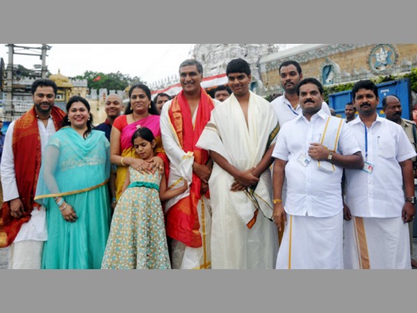 శ్రీవారిసేవలో మంత్రులు