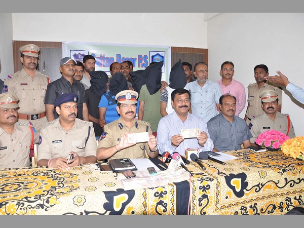 24 గంటల్లో వీడిన 12 లక్షల దోపిడీ మిస్టరీ 