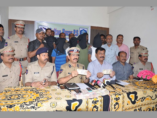 24 గంటల్లో వీడిన 12 లక్షల దోపిడీ మిస్టరీ 