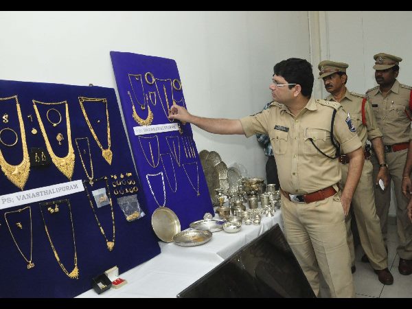 సీజ్ చేసిన నగలు