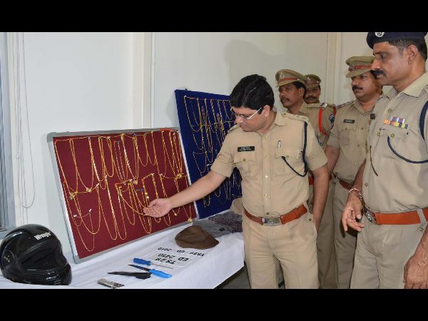 సీజ్ చేసిన నగలు