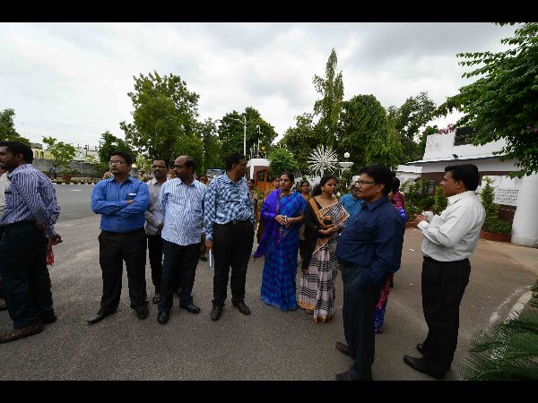 రోడ్డెక్కిన జడ్జిలు