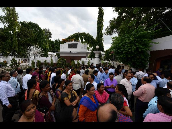  రోడ్డెక్కిన జడ్జిలు