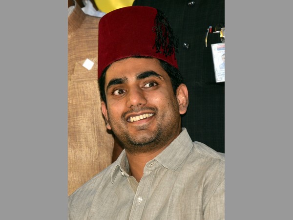 ఇఫ్తార్ విందులో నారా లోకేశ్: చికెన్ తిన్నారు 