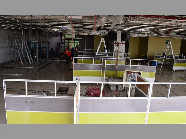 125 రోజుల్లోనే!: కార్యదక్షుడు మంత్రి నారాయణ, వెంటపడ్డ చంద్రబాబు (ఫోటోలు)