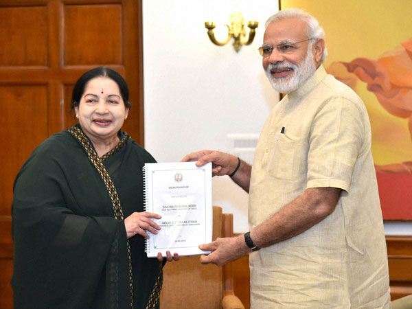 Tamil Nadu CM Jayalalithaa meets Narendra Modi