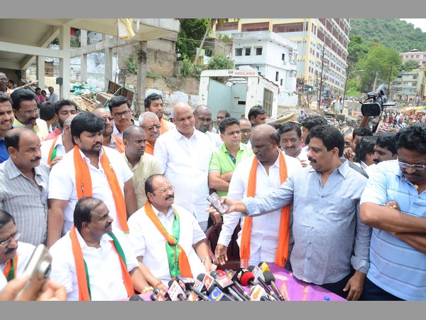 బీజేపీ వ్యతిరేకత, మెట్టుదిగిన చంద్రబాబు ప్రభుత్వం