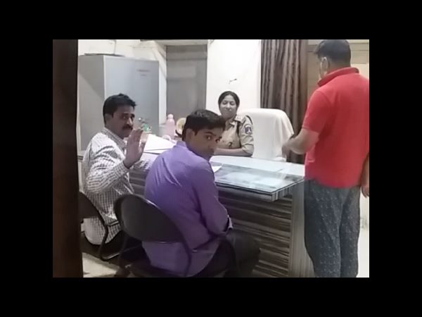 పోలీసుల విచారణ