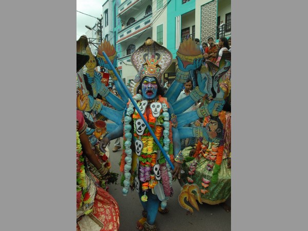 బోనాల సందడి బోనాల సందడి