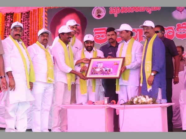 వర్షాలు కొంటే రావు, వనాలు పెంచితే వస్తాయి: హరితహారంలో కేసీఆర్