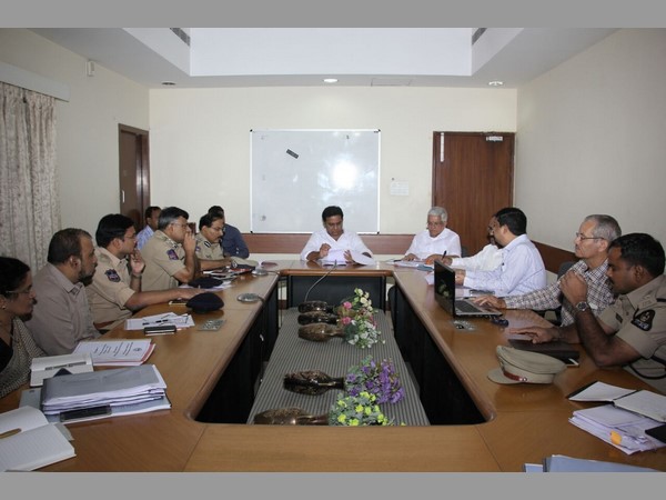 కెటిఆర్ సమీక్ష 