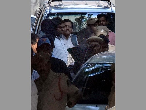 కోర్టుకు ఐఎస్ సానుభూతిపరులు కోర్టుకు ఐఎస్ సానుభూతిపరులు