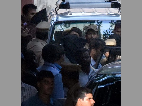 కోర్టుకు ఐఎస్ సానుభూతిపరులు కోర్టుకు ఐఎస్ సానుభూతిపరులు