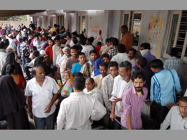 ఈ నగరానికి ఏమైంది: ఒకవైపు జ్వరం, మరోవైపు కలరా ఈ నగరానికి ఏమైంది: ఒకవైపు జ్వరం, మరోవైపు కలరా