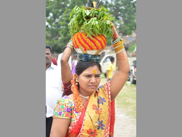 గొల్కొండ బోనాలు గొల్కొండ బోనాలు