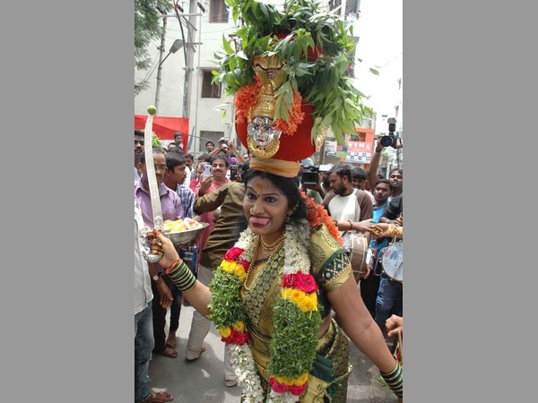 ఉజ్జయిని మహంకాళి బోనాలు ఉజ్జయిని మహంకాళి బోనాలు