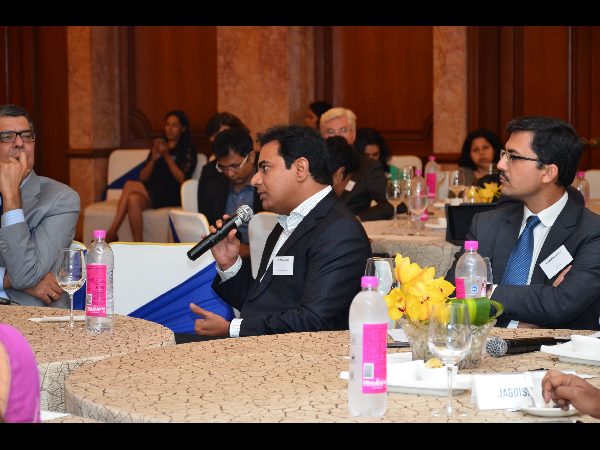 వరల్డ్ ఎకనామిక్ ఫోరంలో కెటిఆర్