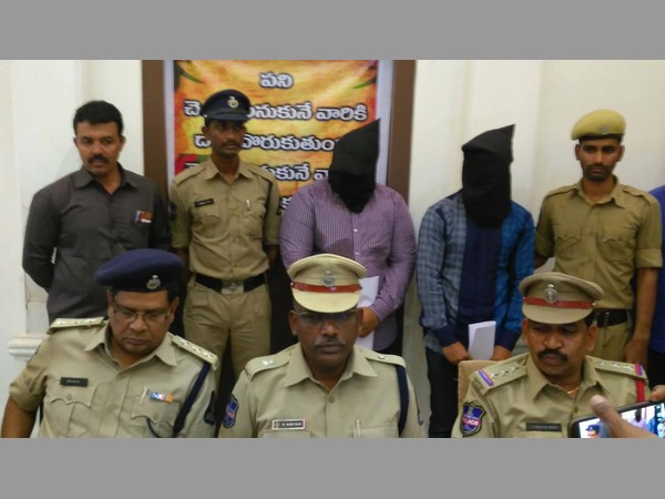 బంధువుల ఇంట్లోనే చోరీలు..