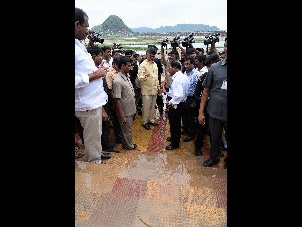  సాకులొద్దు.. సమస్యలుంటే నాతో చెప్పండి: చంద్రబాబు