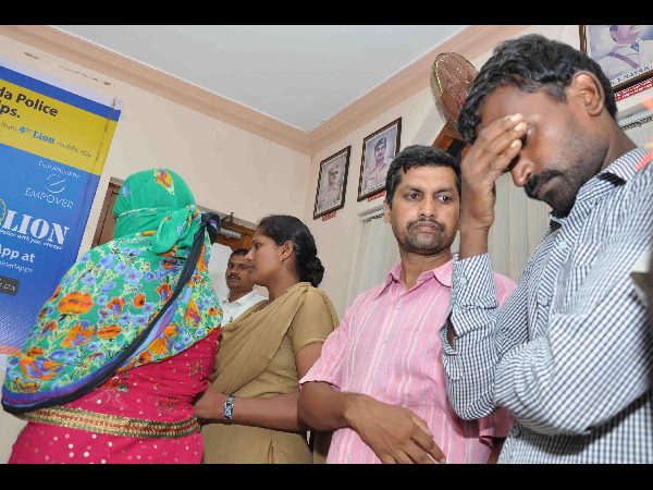 రికార్డు అసిస్టెంట్‌ను కలిసింది...