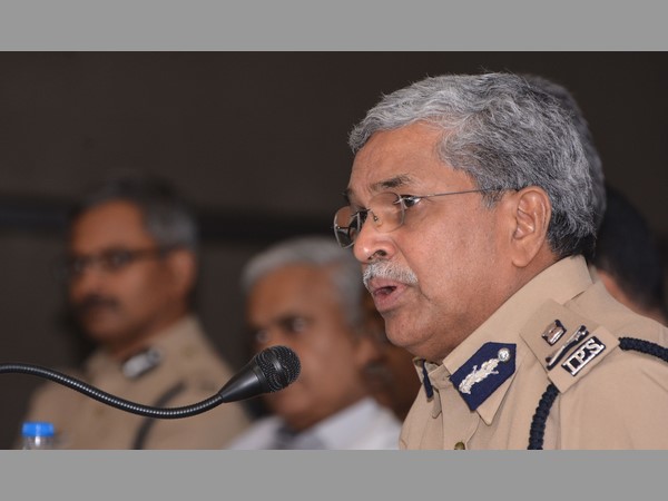 ఏపీకి కొత్త పోలీస్ బాస్: కానిస్టేబుల్ పోస్టుల భర్తీకి నోటిఫికేషన్ ఏపీకి కొత్త పోలీస్ బాస్: కానిస్టేబుల్ పోస్టుల భర్తీకి నోటిఫికేషన్