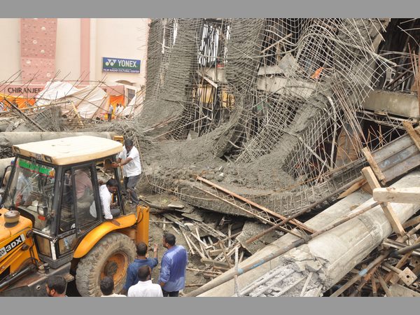 కూలిన భవనం