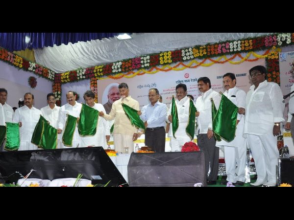  రైల్వే అధికారులపై అలిగిన బెజవాడ ఎంపీ కేశినేని నాని