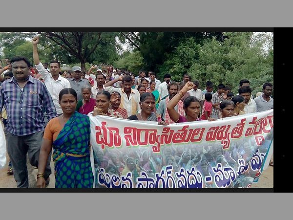 రైల్వే అధికారులపై అలిగిన బెజవాడ ఎంపీ కేశినేని నాని