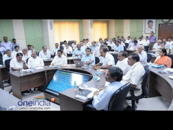  ఆతిథ్యం అదరాలి: పుష్కరాల్లో బోట్ అంబులెన్స్ సేవలు