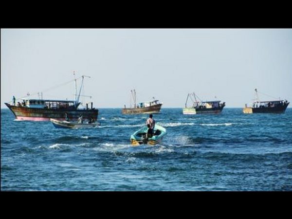 అద్భుతం: చేపల కోసం వల విసిరితే పల్సర్ బైక్ పడింది అద్భుతం: చేపల కోసం వల విసిరితే పల్సర్ బైక్ పడింది