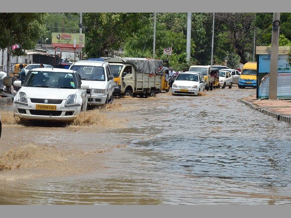 వానొస్తే.. ఇన్ని ఇక్కట్లా ? వానొస్తే.. ఇన్ని ఇక్కట్లా ?