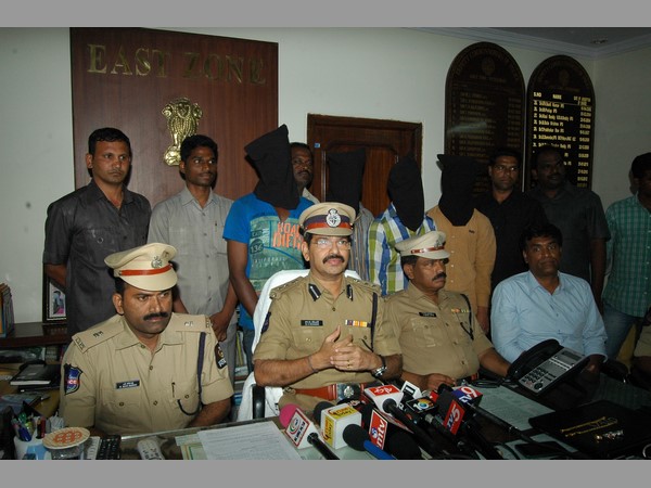 దారుణం: రూ. 230 కోసం వ్యాపారిని హత్య చేశారు