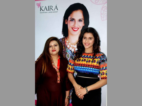 మోడళ్లతో మన్నారా చోప్రా మోడళ్లతో మన్నారా చోప్రా