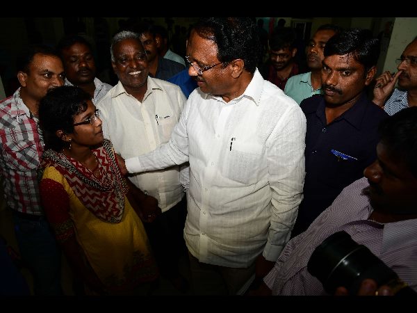  2 ప్రశ్నాపత్రాలు లీకయ్యాయి: 320 ప్రశ్నలను విద్యార్ధులకు ఇచ్చారన్న సీఐడీ