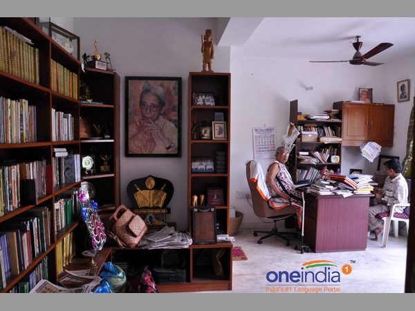 ఆమె ఇక్కడే రాసుకునేవారు... ఆమె ఇక్కడే రాసుకునేవారు...