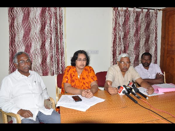 ఎంసెట్-2 లీకేజీపై ప్రభుత్వాన్ని కడిగేసిన కోదండరాం.. (ఫోటోలు)