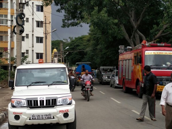చేపలు పట్టిన బెంగుళూరు వాసులు 