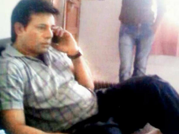 These Pictures Prove Abu Salem's Enjoying Life With Wife These Pictures Prove Abu Salem's Enjoying Life With Wife