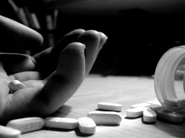 Woman suicided For husbands illegal affair with another woman Woman suicided For husbands illegal affair with another woman