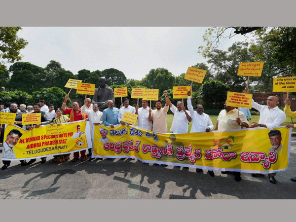 టిడిపి నేతలు టిడిపి నేతలు