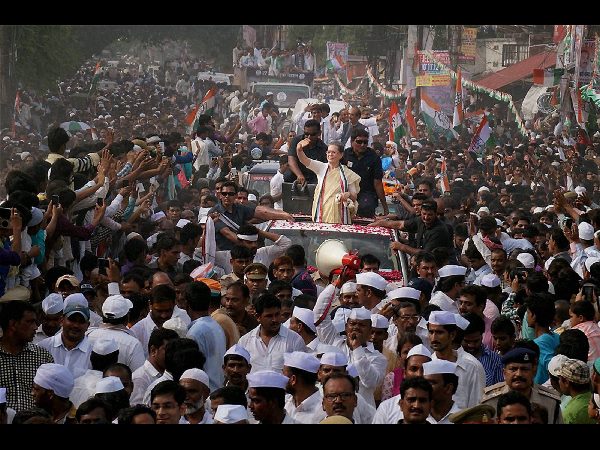 సోనియా రోడ్ షో