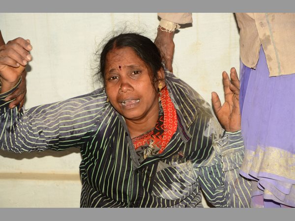 బాధిత కుటుంబాల రోదన