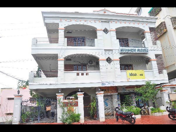 చోరీ జరిగిన భవనం 