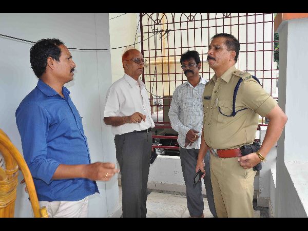 వైజాగ్ క్రైమ్స్ : విశాలక్ష్మీనగర్ లో భారీ బంగారం చోరీ, దొరికిన బైక్ దొంగ
