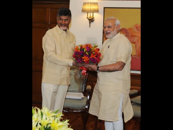 చంద్రబాబు బెదిరింపు: ఫ్రెండ్ షిప్ డే రోజున కేసీఆర్‌‌తో మోడీ
