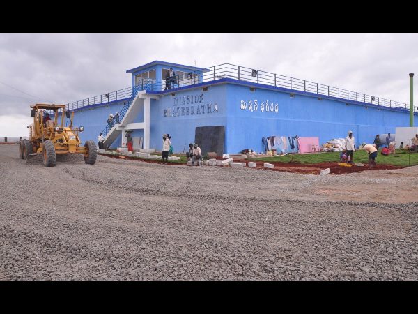  చంద్రబాబు బెదిరింపు: ఫ్రెండ్ షిప్ డే రోజున కేసీఆర్‌‌తో మోడీ